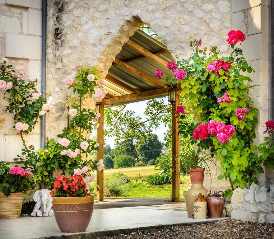 Gites Arches de Muschamp Cussay Exterior foto